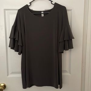 Zenana Outfitters size large charcoal gray ruffle sleeve top, NWT.